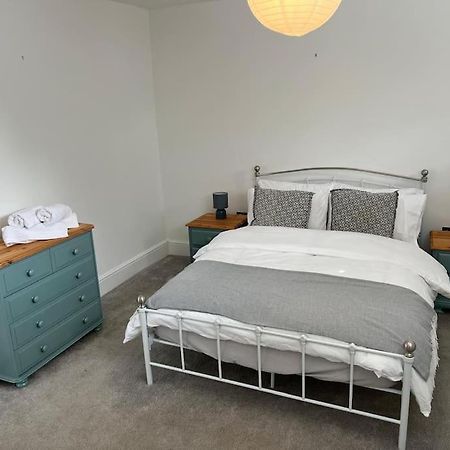 2 Bedroom Cottage In Old Town 스윈던 외부 사진