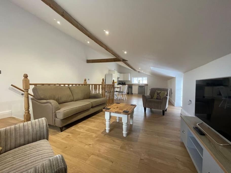 2 Bedroom Cottage In Old Town 스윈던 외부 사진