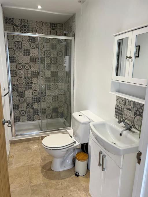 2 Bedroom Cottage In Old Town 스윈던 외부 사진